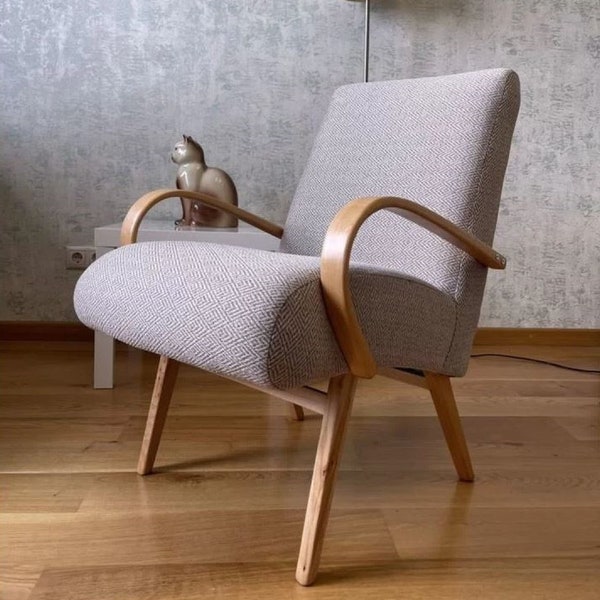 Fauteuil rétro vintage des années 60 Halabala conçu par Jaroslaw Smidek (restauré)