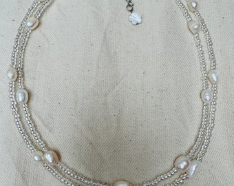 Collier doux et élégant avec de véritables perles d'eau douce