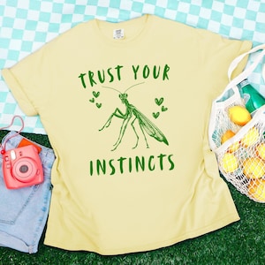 Praying Mantis Shirt Praying Mantis Insect Shirt Praying Mantis Gift Mantis Shirt Entomology Shirt Insect Shirt Insects Shirt Bug Shirt