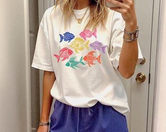 Camiseta de pez de colores Camiseta de pez retro Camiseta de pez retro Estampado de pez retro Amante de los peces Camiseta costera Camiseta de pez vintage Colores cómodos de pez