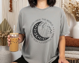 Camiseta de Cura com Aglomerados de Cristais, Camiseta Mística, Camiseta de Yoga, Camiseta da Lua Curativa, Camiseta de Espiritualidade, Camiseta de Meditação, Camiseta de Manifestação