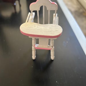 Miniature dollhouse highchair