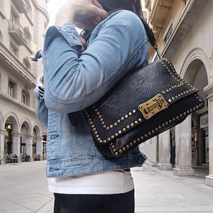 bolso de cuero autentico, bolso piel alta calidad, bolsa piel de diseño, bandolera piel artesanal, saco de cuero suave, tote de piel