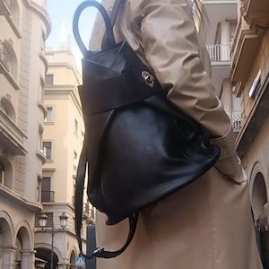 bolso de cuero autentico, bolso piel, mochila de cuero casual, accesorio mujer, mochila mujer, mochila pequeña, cartera de piel natural