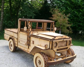 Baixe agora o arquivo CDR do quebra-cabeça 3D Toyota Land Cruiser BJ-44 cortado a laser.