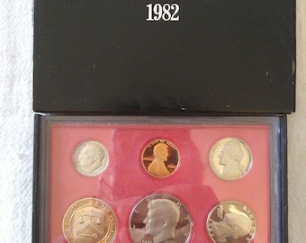 1982-S US Mint Proof Sets, 5 Coins. Original Gov&#39;t Packaging in Hard Plastic.