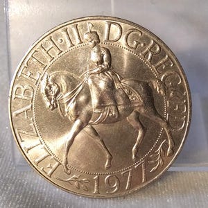 1977 Queen Elizabeth II Silver Jubilee Commemorative Crown Coin in Plastic Midland Bank Envelope
