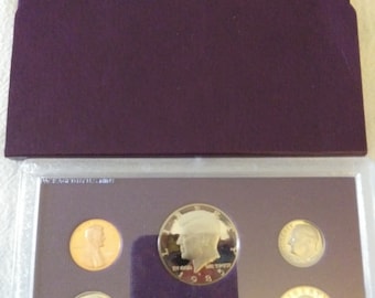 1985-S US Mint Proof Sets, 5 Coins. Original Gov&#39;t Packaging in Hard Plastic.