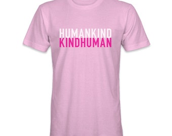 Spread Kindness in Pink: HUMANKIND / KINDHUMAN Tee - Weiß & Fuchsia Akzent auf Pink