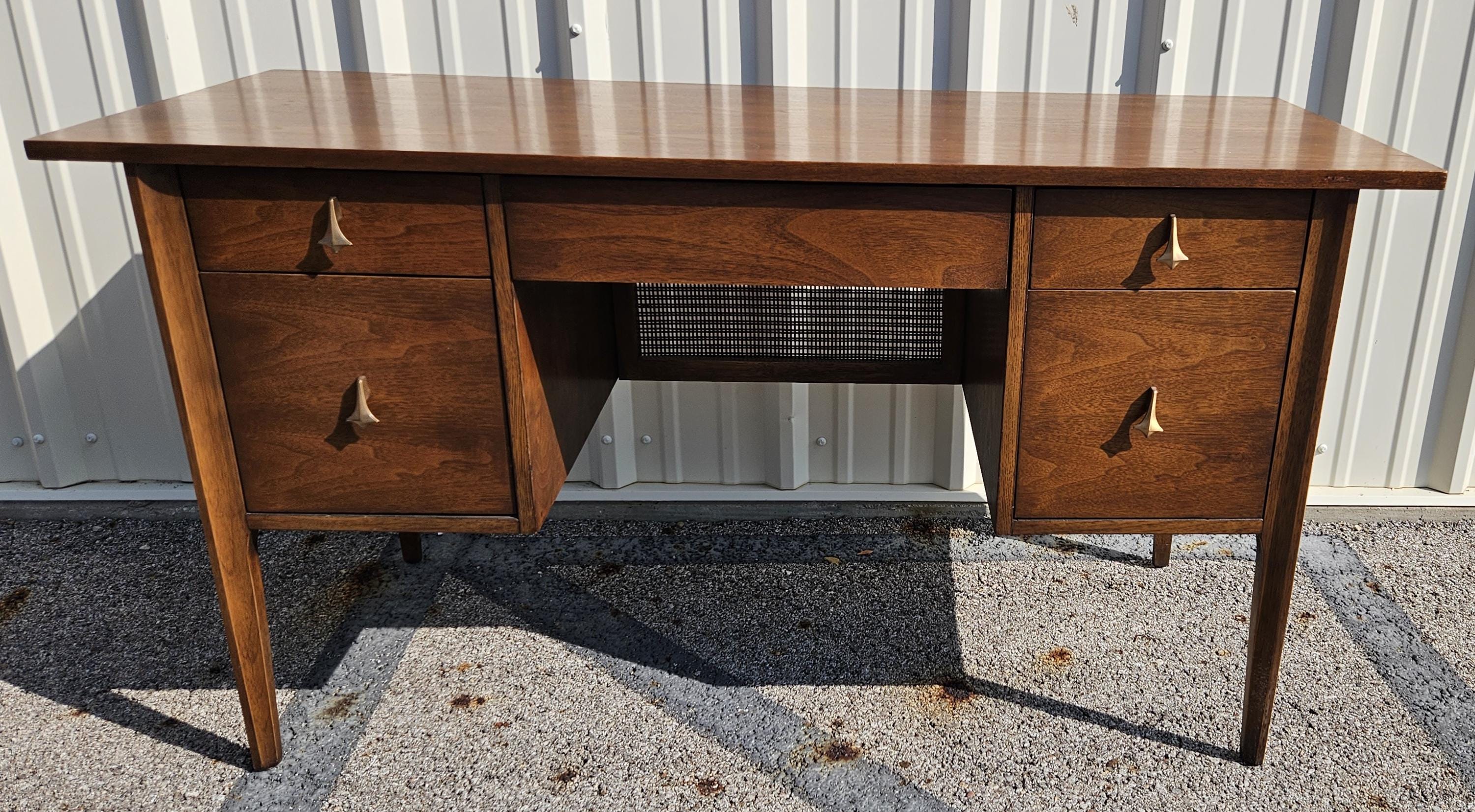Broyhill Brasilia desk