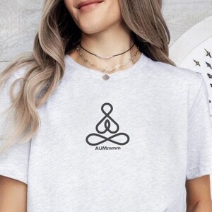 Gelassenheit Yoga-T-Shirt, Yoga-Liebhaber-T-Shirt, Yoga-Shirt, Achtsamkeits-T-Stück, Namaste T-Shirt, Yoga-Liebhaber-Geschenk, Yoga-Pose-Grafik-T-Stück
