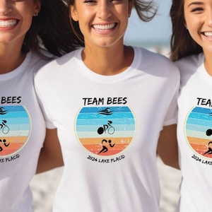 Personalisiertes Team Name Triangle T-Shirt