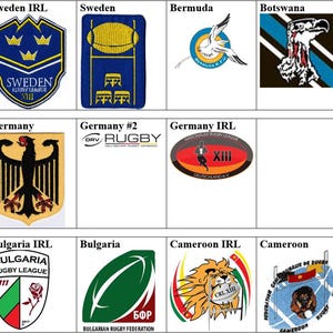 Peut inclure: Une collection de onze écussons brodés présentant divers logos internationaux de rugby à XIII et à XV, incluant les emblèmes de la Suède, des Bermudes, du Botswana, de l'Allemagne, de la Bulgarie et du Cameroun, présentés en grille.