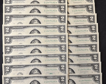 Set of 20 CRISP new two dollar bills with sequential serial numbers