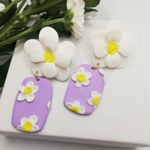 Polymer Clay Ohrringe mit Blumendesign – Leicht, handgefertigt und symbolisch
