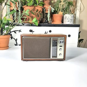 vintage réaliste MTA-12 Mod. 12-693 Radio