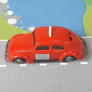 Petite coccinelle VW pralinée vintage à l'échelle 1:87