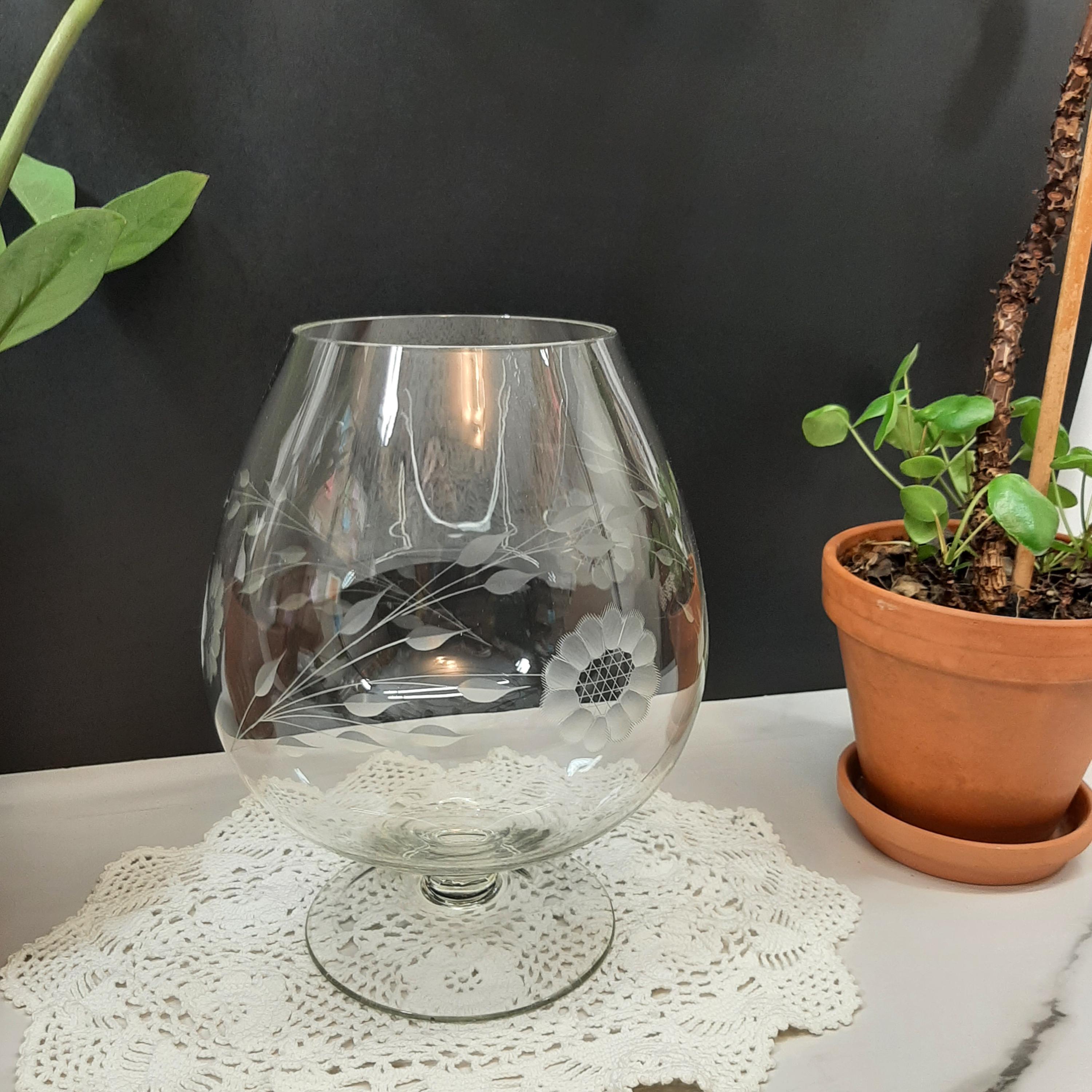 巨大なヴィンテージのコーンフラワーグラス（または花瓶） - Etsy 日本