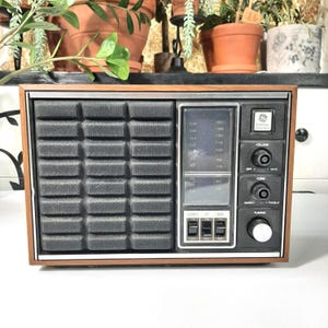 GE Monogram 7-4150A Transistor Radio