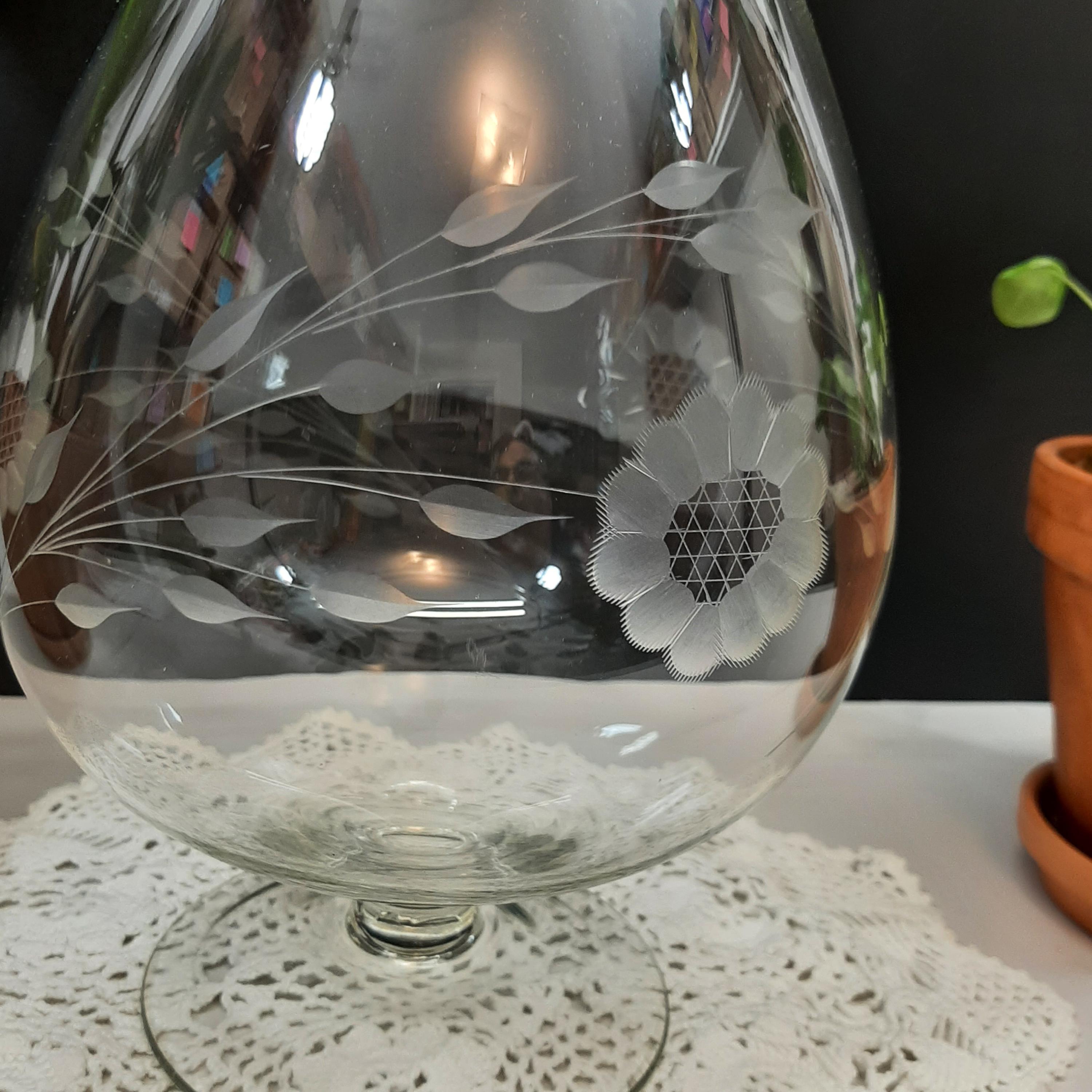 巨大なヴィンテージのコーンフラワーグラス（または花瓶） - Etsy 日本