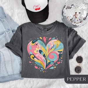 Camiseta de corazón de acuarela Comfort Colors®, regalo de San Valentín, camiseta de corazón colorido, camiseta de corazón de San Valentín, regalo para mamá, regalo estético