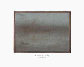 Puede incluir: Una pintura enmarcada de un paisaje marítimo brumoso con un pequeño barco en la distancia. La pintura está en tonos grises y azules, con un toque de naranja en el cielo.