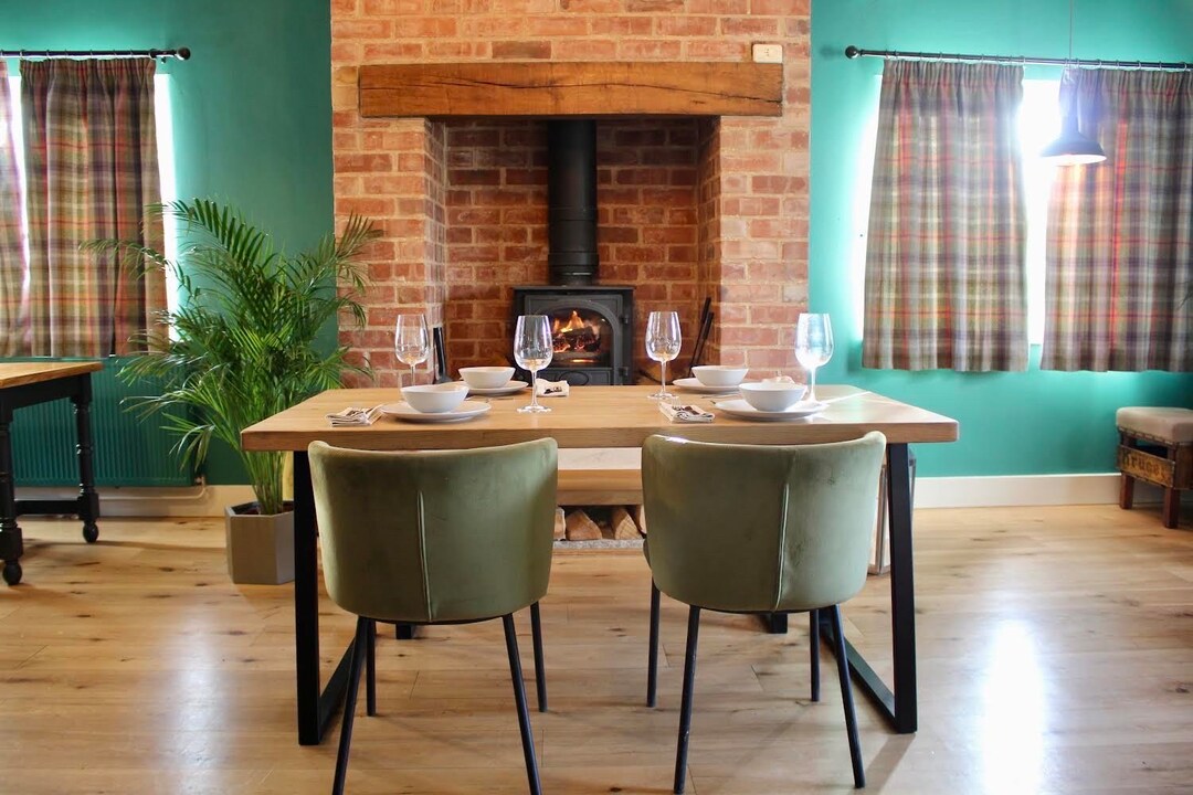 Elegant Handmade Solid Oak Dining Table - Etsy UK