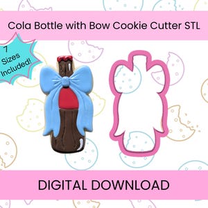 Puede incluir: Una descarga digital de Cola Bottle with Bow Cookie Cutter STL. La imagen muestra una galleta decorada con forma de botella de cola con un gran lazo azul claro y un cortador de galletas de plástico rosa con la misma forma y 7 tamaños.