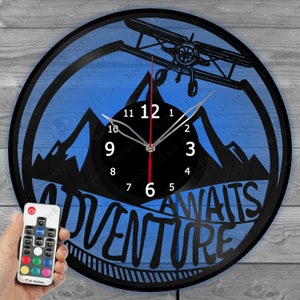 Horloge de voyage avec éclairage LED Horloge murale en vinyle pour décoration d'intérieur, Horloge murale en vinyle pour commande personnalisée, Design personnalisé
