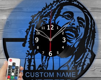 Horloge style reggae musique avec lumière LED Horloge vinyle nom personnalisé Horloge murale musique guitare Art rasta, décoration d'intérieur nom personnalisé design