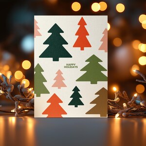 Cartão de felicitações de árvores de Natal Cartão de Natal digital minimalista, saudação de feriado em branco, arte de árvore de Natal, cartão para impressão