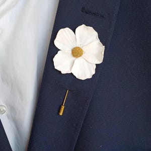 Daisy Boutonniere Lapel Pin Groom Boutonnières, Wedding Dress Accessories, Wedding Boutonniere Pin For Süit, Mens Lapel Pin, Gift From Bride