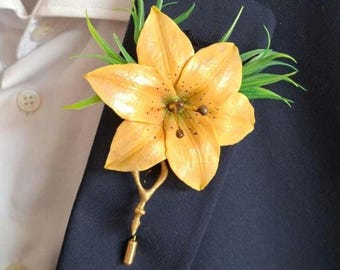 Yellow Lily Boutonniere, Groom Lapel Pin, Fantasy Wedding Flower, Gamer Wedding Accessory, Handmade Lily Brooch, Wedding Boutonniere