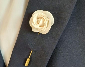 Rose Flower Lapel Pin for Men, Lapel Pin Custom, Groomsmen Wedding Accessories, Realistic Boutonniere, Suit Lapel Pin, Prom Accent Flow