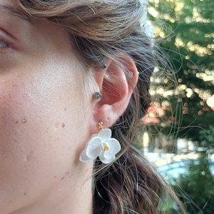 White Orchid Flower Bridal Earrings, Wedding Earrings for Brides, Boho Floral Earrings, Bridal Party Accessories