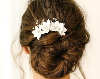Lily Bridal Hair Comb, Flower and Crystal Hair Comb, Floral Bridal Clip, Wedding Hair accessory