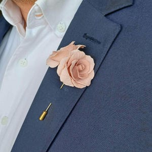 Pink Rose Flower Lapel Pin for Men, Lapel Pin Custom, Groomsmen Wedding Accessories, Realistic Boutonniere, Suit Lapel Pin, Prom Accent Flow