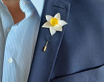Ramo de narciso, prendedor de solapa para hombre, prendedor de solapa personalizado, accesorios de boda para padrinos, ramillete realista, prendedor de solapa para traje.
