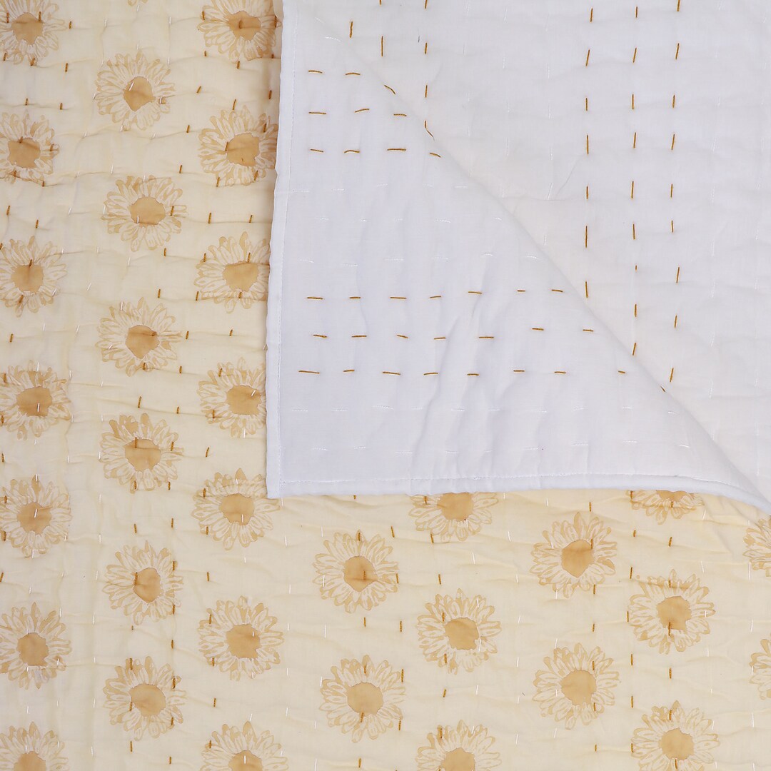 Sunflower Pup Quilted Blanket NCU0NT025 main image 1