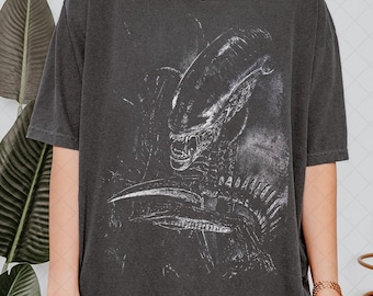 Limited Comfort Colors Alien Movie T-Shirt, Alien Xenomorph Fan Graphic Tshirt, Gift For Women and Man Unisex T-Shirt