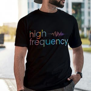 Hochfrequenz Shirt - Spirituelles Unisex T-Shirt - Energy Vibes Grafik T-Shirt - Positive Denkweise Geschenk