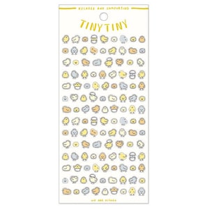Puede incluir: Una hoja de pegatinas con varios pájaros de dibujos animados en amarillo, gris y beige. Las pegatinas tienen un fondo blanco e incluyen el texto "TINY TINY" y "RELAXED AND COMFORTING". La parte inferior de la hoja dice "WE ARE HITOKO".