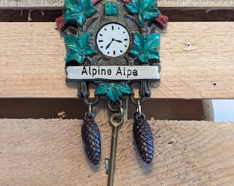 Vintage Alpine Alpa Sugar Creek, Ohio souvenir Cuckoo Clock brooch made in West Germany with pin back