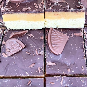 Receta de galletas millonarias / Receta de rebanadas de caramelo / Galletas de mantequilla con caramelo / Receta para hornear en bandeja / Inspiración para hornear en casa /
