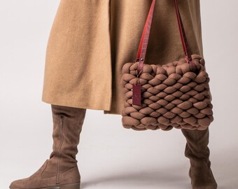Bolso de hilo grueso: Monedero de algodón marrón tejido a mano