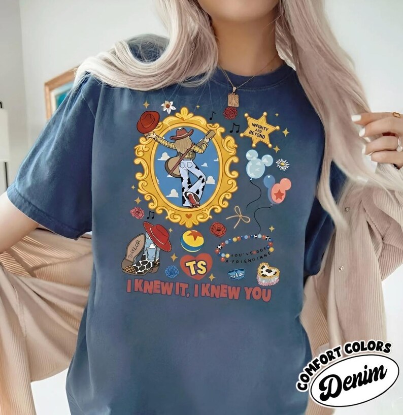 Camiseta retro de Toy Story 5 de Pixar con colores cómodos, camiseta "Lo sabía, te conocía", camiseta vintage de Jessie vaquera, camiseta a juego de Toy Story 5 Denim-Comfort