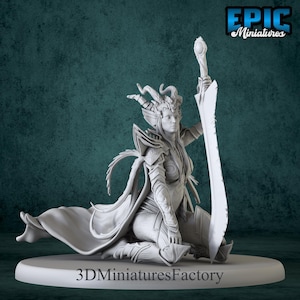 Miniature | Queen Tiamat Avatar Kneel - DnD Miniature for Tabletop Games - Premium dnd Miniature - Dungeons and Dragons - 3D Printed