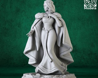 Könnte beinhalten: Graue 3D-gedruckte Miniatur einer Königin in einem langen Kleid und Umhang, mit Krone und Pelzkragen. Die Figur steht auf einem Sockel mit dem Text "3D Miniatures Factory". Das Labyrinth Models Logo befindet sich oben rechts.