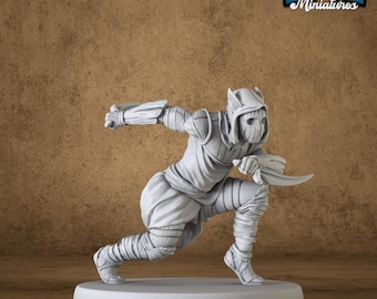Woodmask Sneaky Miniature | Hooded Forest Warrior PC NPC | 28mm-40mm Resin D&D Pathfinder Mini