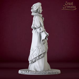 Fantasy female character miniature, rear view